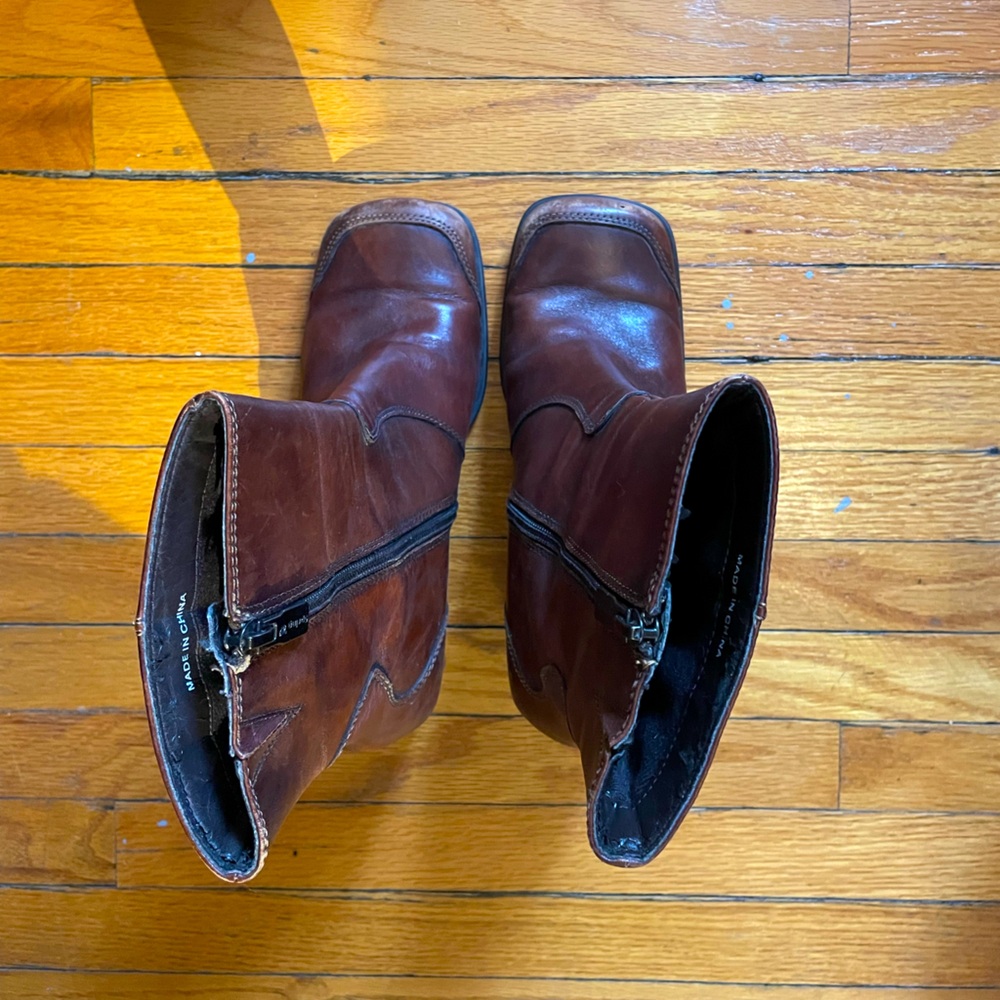 VINTAGE Square Toe brown leather boot